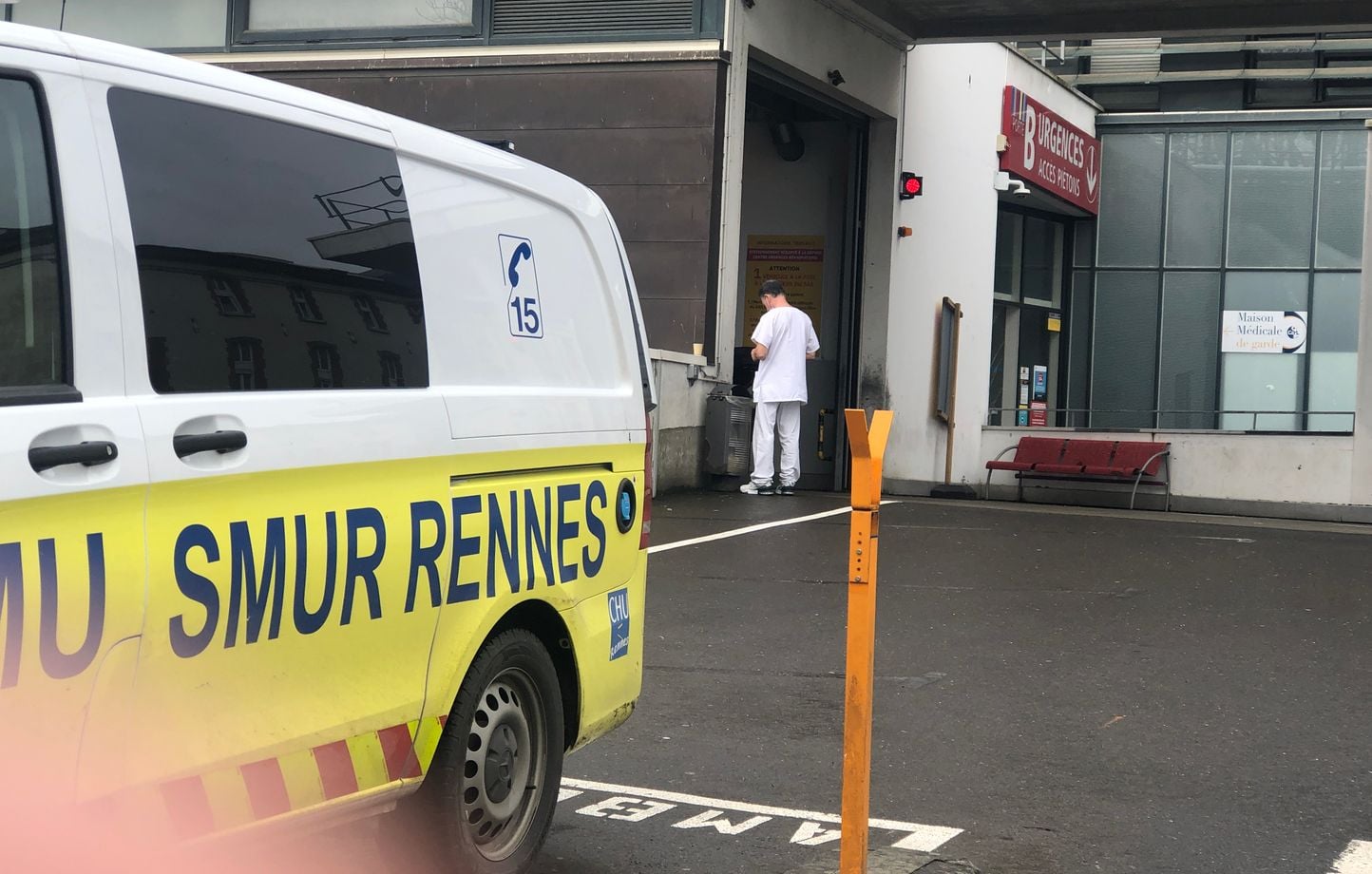 Un caso de contacto francés trasladado al Hospital Universitario de Rennes Un caso de contacto francés trasladado al Hospital Universitario de Rennes